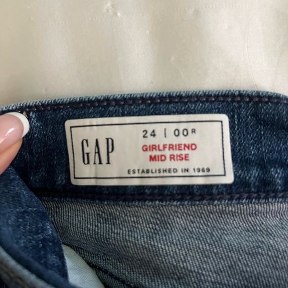 Gap girlfriend midrise jeans - Picture 3 of 3